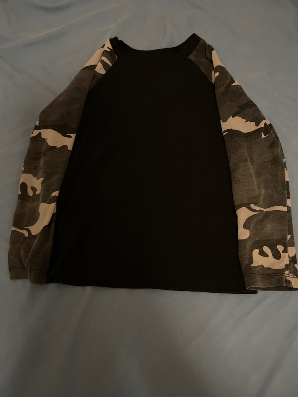 365Kids Unisex Size 5 camo sleeves tee black